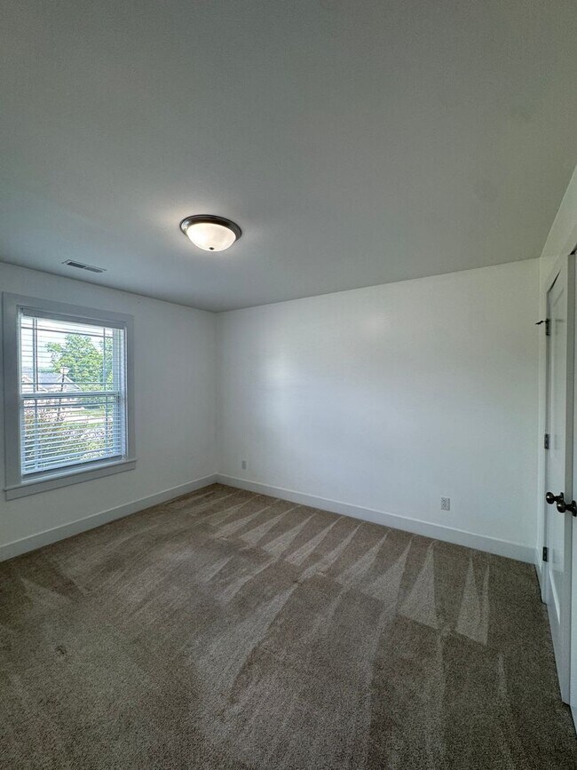 Building Photo - 4806 Winrose Ct