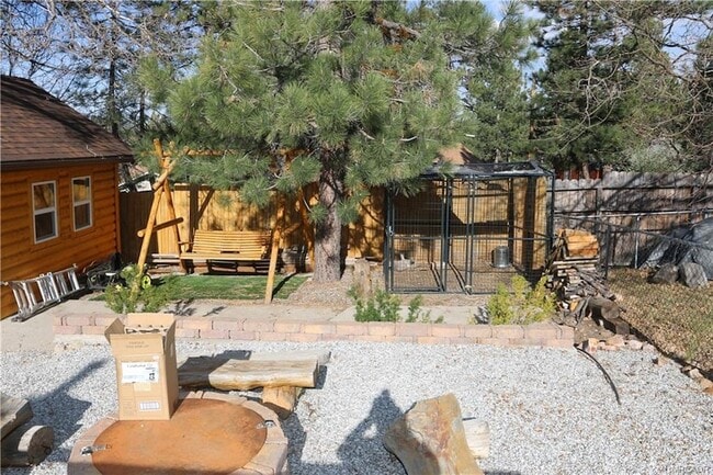 Building Photo - 623 Temple Ln