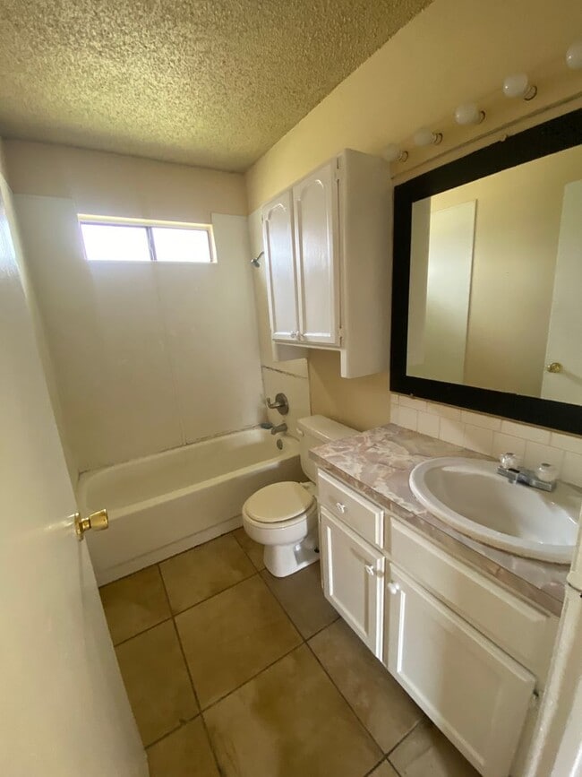 Building Photo - 1130 Flat Rock Cir