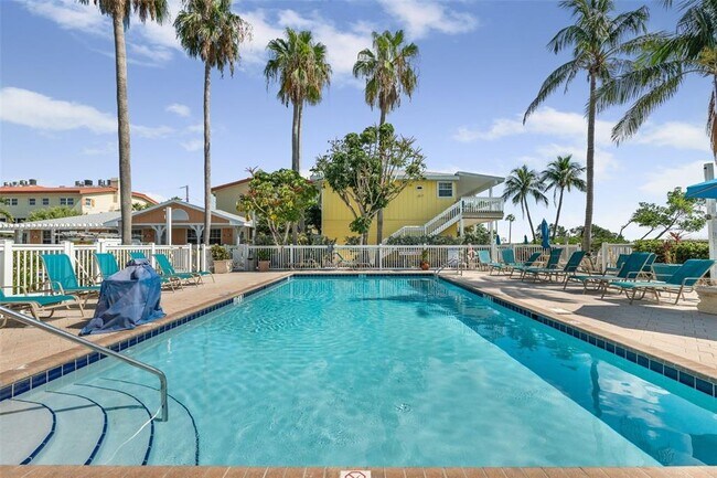 Building Photo - 1603 Gulf Dr N