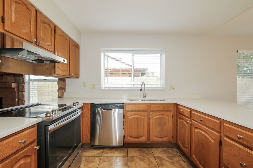 Building Photo - 7827 W Shangri La Rd