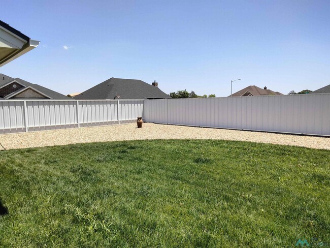 Building Photo - 621 Providence Cir