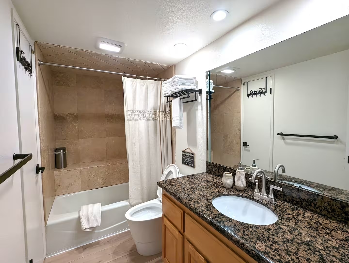 Building Photo - 1415 E Ocean Blvd