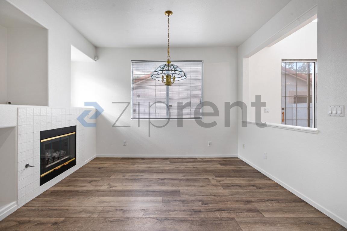 Building Photo - Unit
