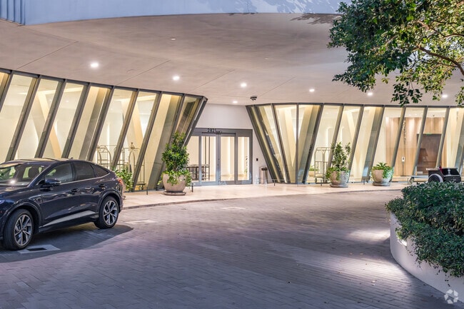 Valet at Entrance - Park Grove