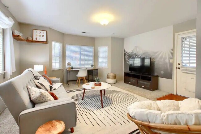 Building Photo - 2410 Coachman Rd