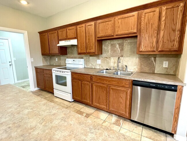 Building Photo - 4904 Caddo Creek Ct