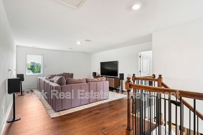 Building Photo - 1017 Prominence Dr