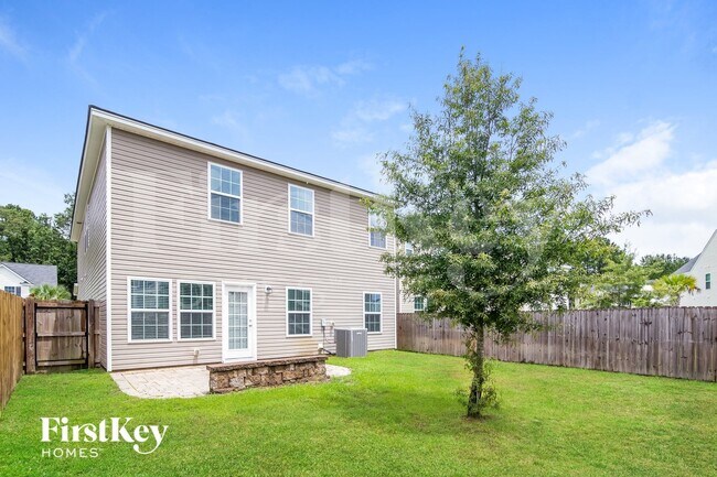 Building Photo - 165 Longford Dr
