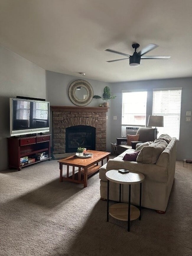 Primary Photo - Fully Furnished 3-Bedroom Home with Spacio...