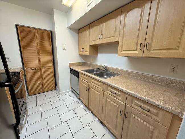 Building Photo - 2840 NW 55th Ave