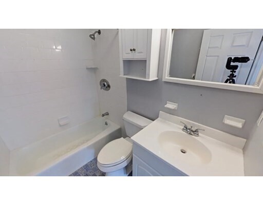 Building Photo - 18 Kenmar Dr