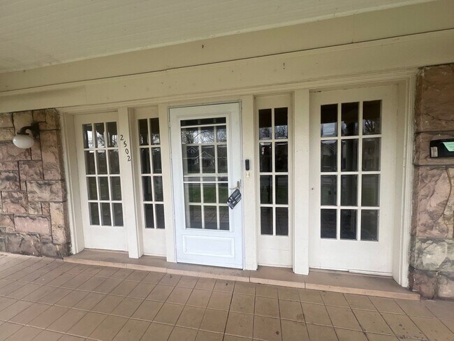 Building Photo - 2502 Blair Blvd