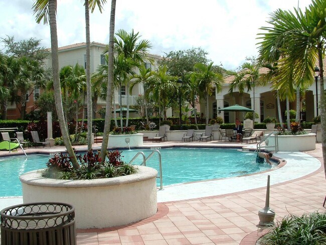 Building Photo - 9833 Baywinds Blvd