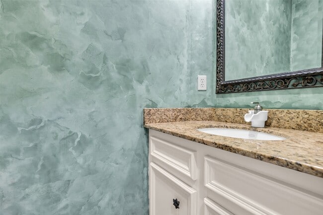 Building Photo - 17703 Forest Park Ln