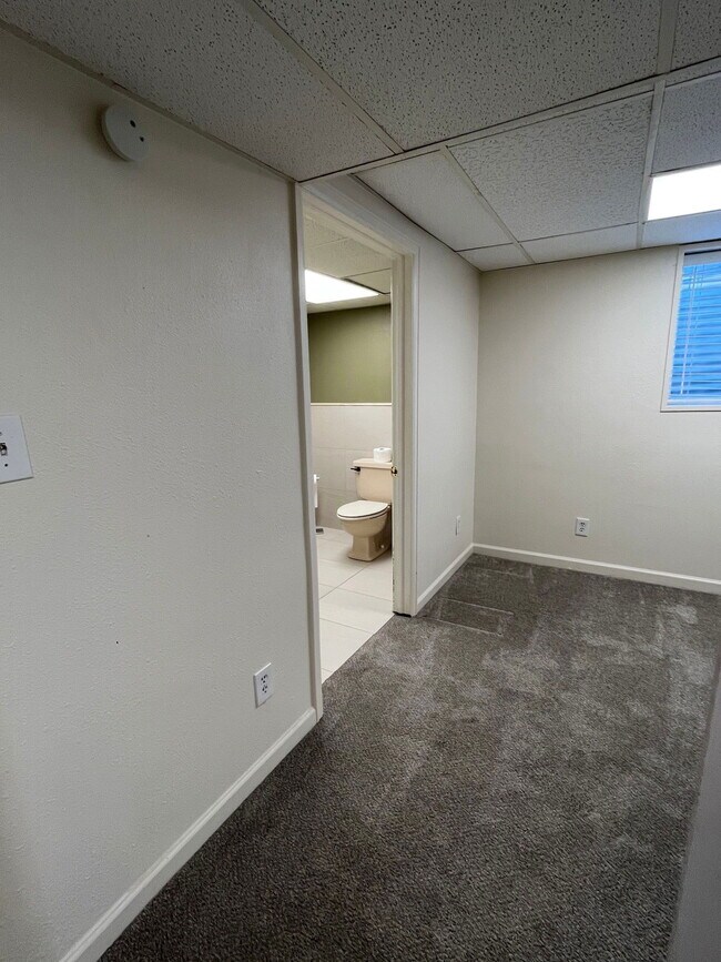 Building Photo - 10739 E Crestridge Cir