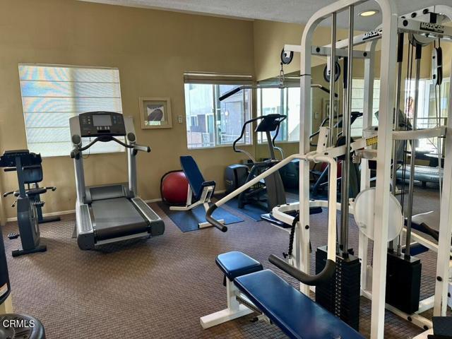 Building Photo - 355 N Maple St