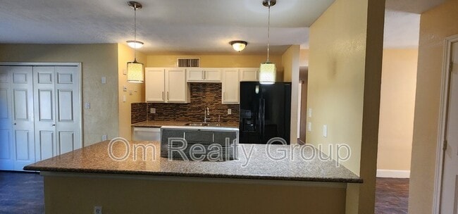 Building Photo - 510 Stonewall Dr