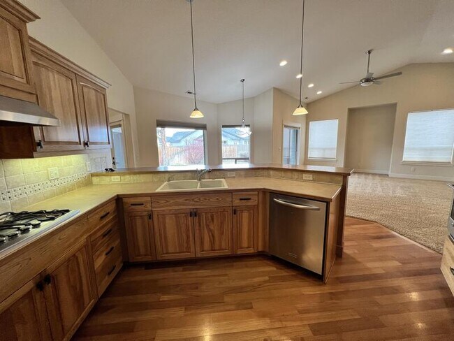 Building Photo - 2360 NW 19th St