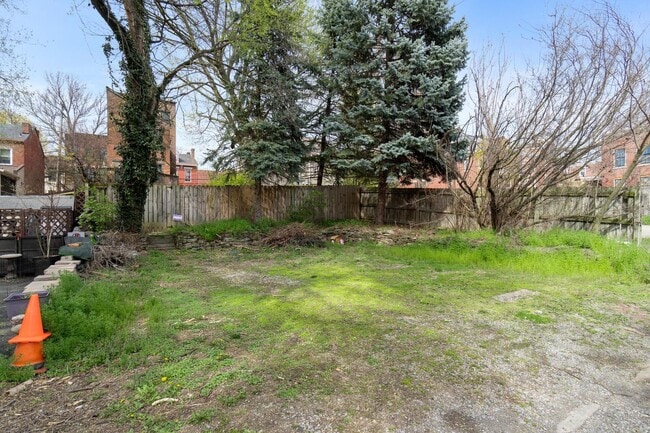 Building Photo - Charming - Manchester Home