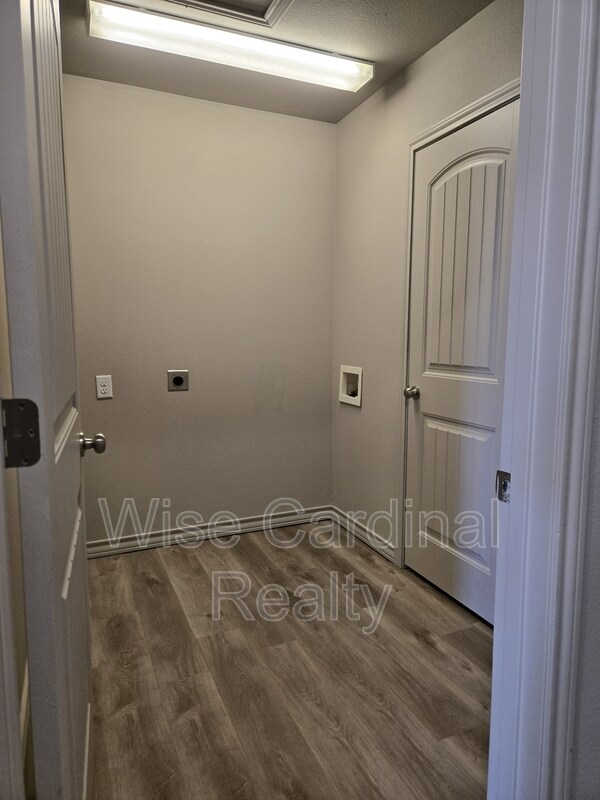 Building Photo - 17815 Private Rd 2160