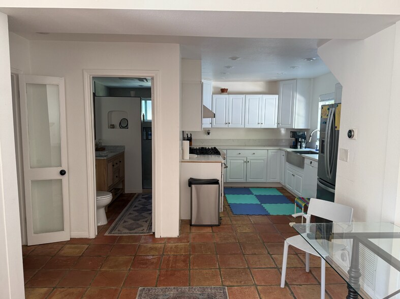 Building Photo - 5408 Morella Ave