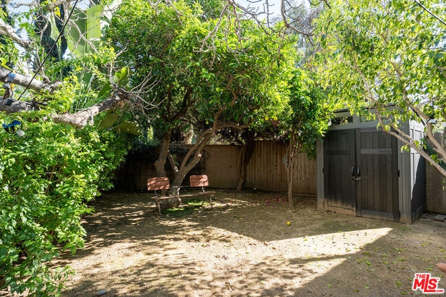 Building Photo - 3106 Silver Lake Blvd