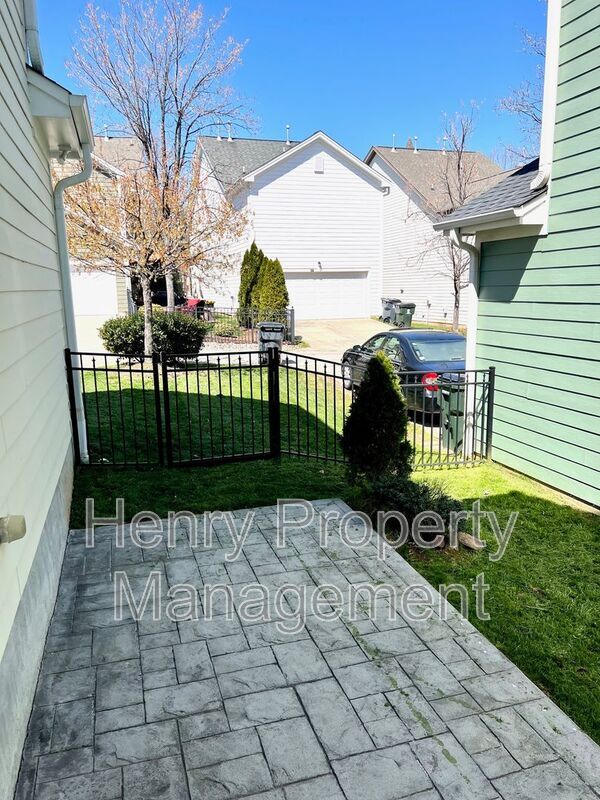 Building Photo - 1624 Legendary Ln