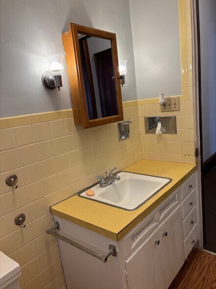 Building Photo - 1404 Washburn St