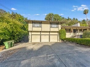 Building Photo - 53-55 Elizabeth Way