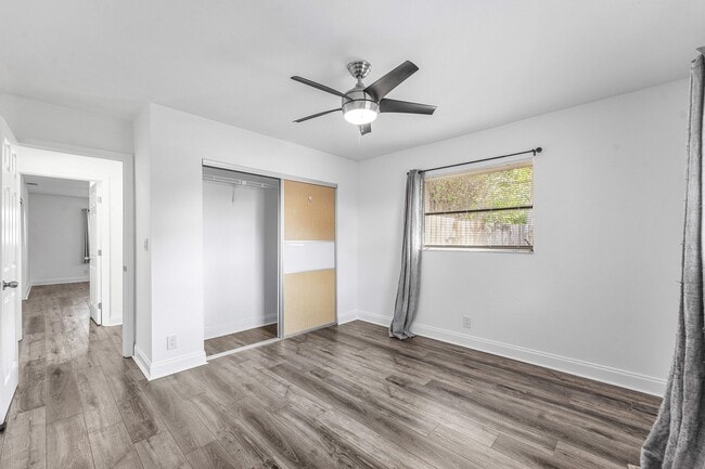 Building Photo - 500 NE 48th St