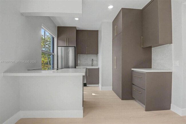 Building Photo - 694 NE 76th St