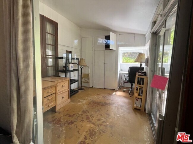 Building Photo - 21516 Encina Rd