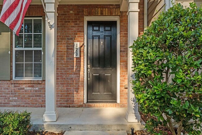 Building Photo - 123 Kendrick Pines Blvd