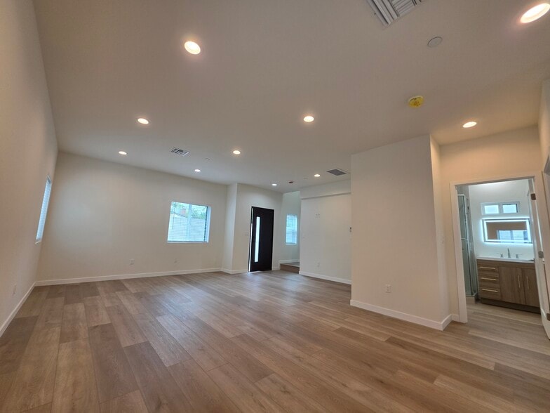 Building Photo - 6746 Ben Ave