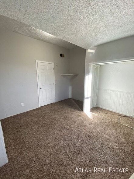 Building Photo - 814 Mariposa St