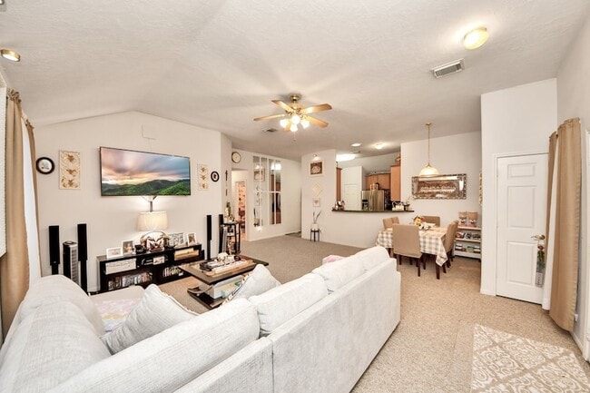 Building Photo - 1611 Bob White