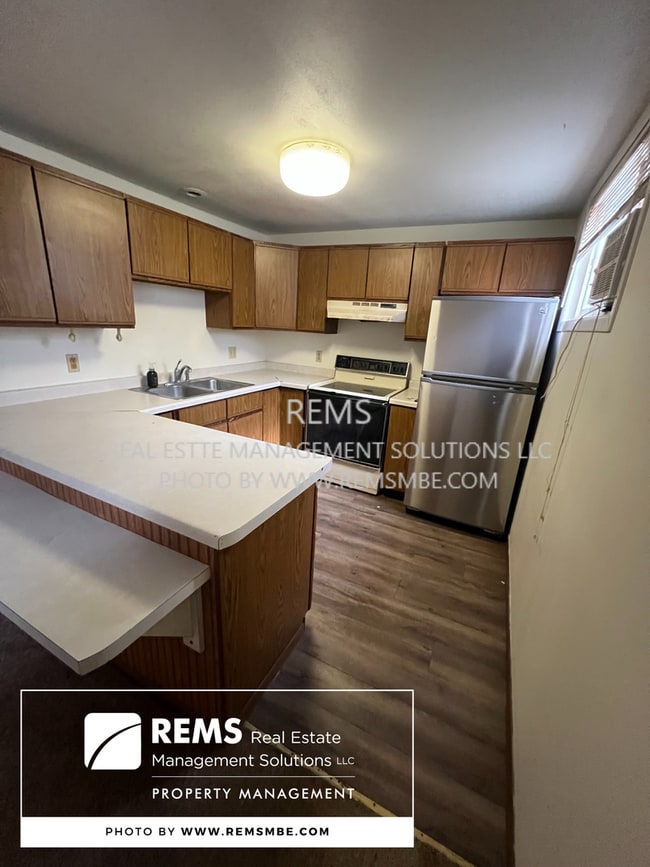 Building Photo - 1110 Grand Ave