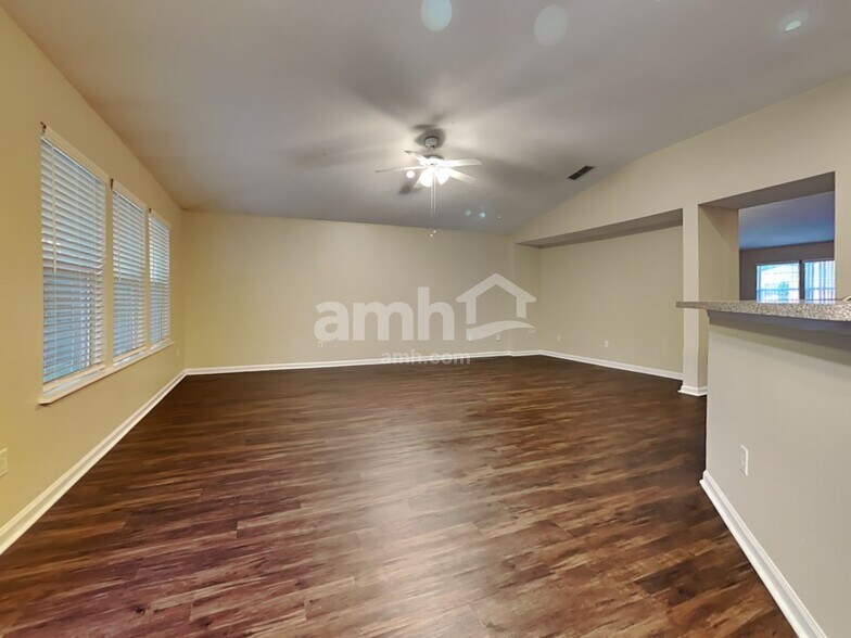 Building Photo - 11374 Brian Lakes Dr
