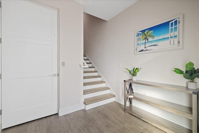 Building Photo - 623 Petit Wy