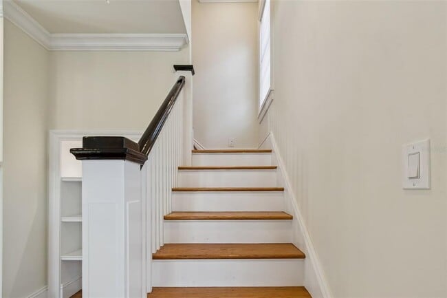 Building Photo - 344 21st Ave NE