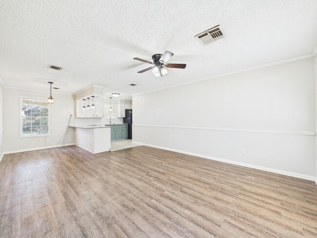 Building Photo - COMING SOON! 3 Beds, 2 Baths House for rent in Milton!