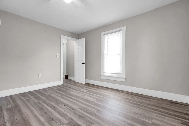 Building Photo - Newly Updated 2 Bedroom Home – Bright, Modern, and Move-In Ready!