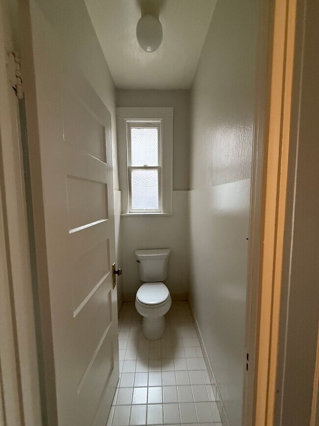 Building Photo - 2649