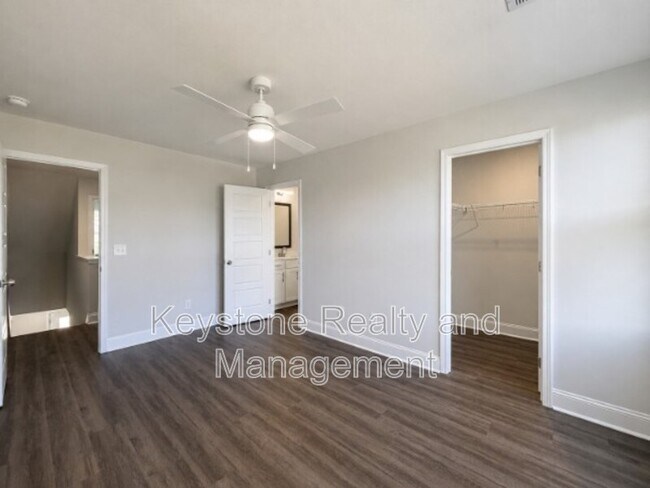 Building Photo - 1306 Woodland Vly Ln