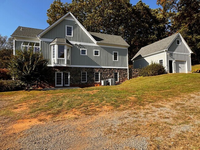 Building Photo - Private Farm Home in North Garden - Enjoy Fantastic Views - Main Level Primary Suite!