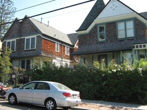Building Photo - COMING SOON ---Beautiful remodeled Victorian townhouse in 8 unit apartment complex (all UCB stude...