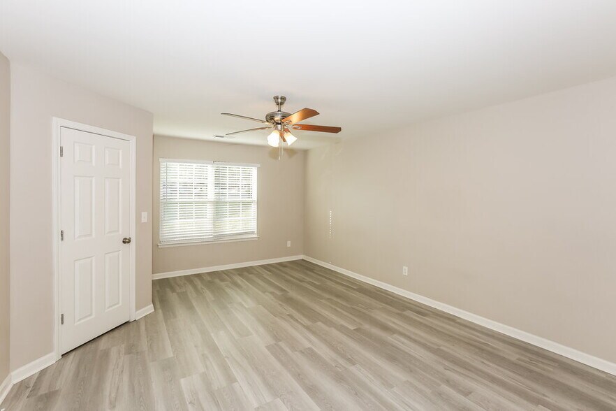 Building Photo - 802 Wesley Alan Ln
