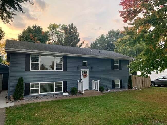 Building Photo - 9036 Lexington Ave N