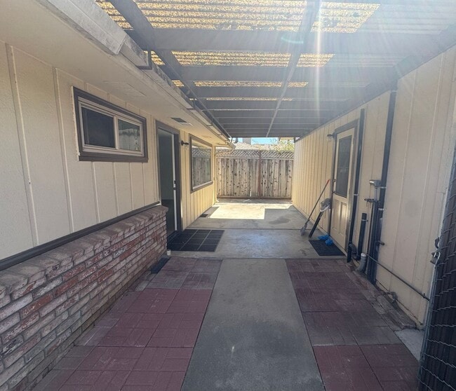 Building Photo - 2985 Mattison Ln